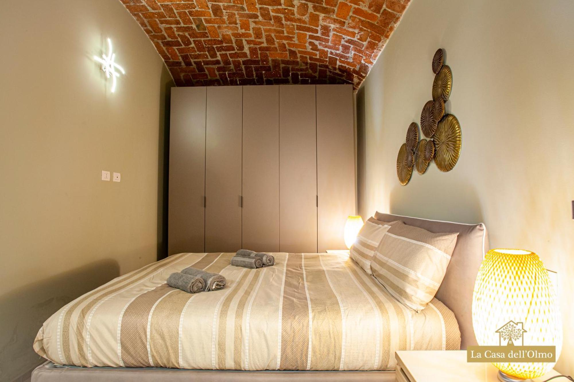 La Casa Dell'Olmo - Suite Apartment Cuneo Eksteriør billede