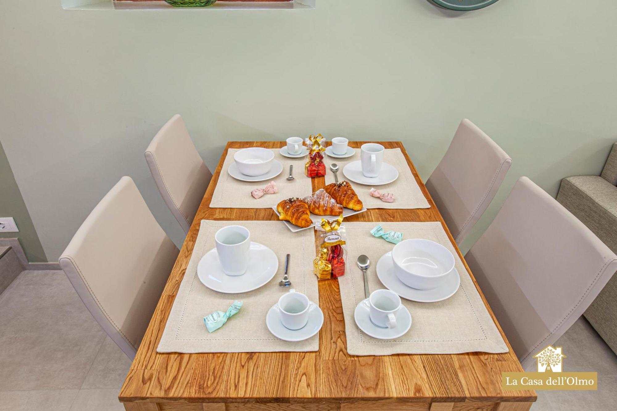 La Casa Dell'Olmo - Suite Apartment Cuneo Eksteriør billede